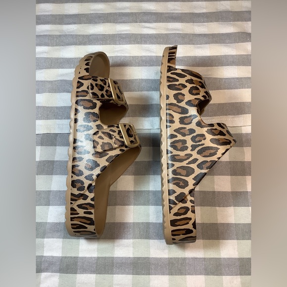 Leopard Print Sandal - Picture 3 of 6